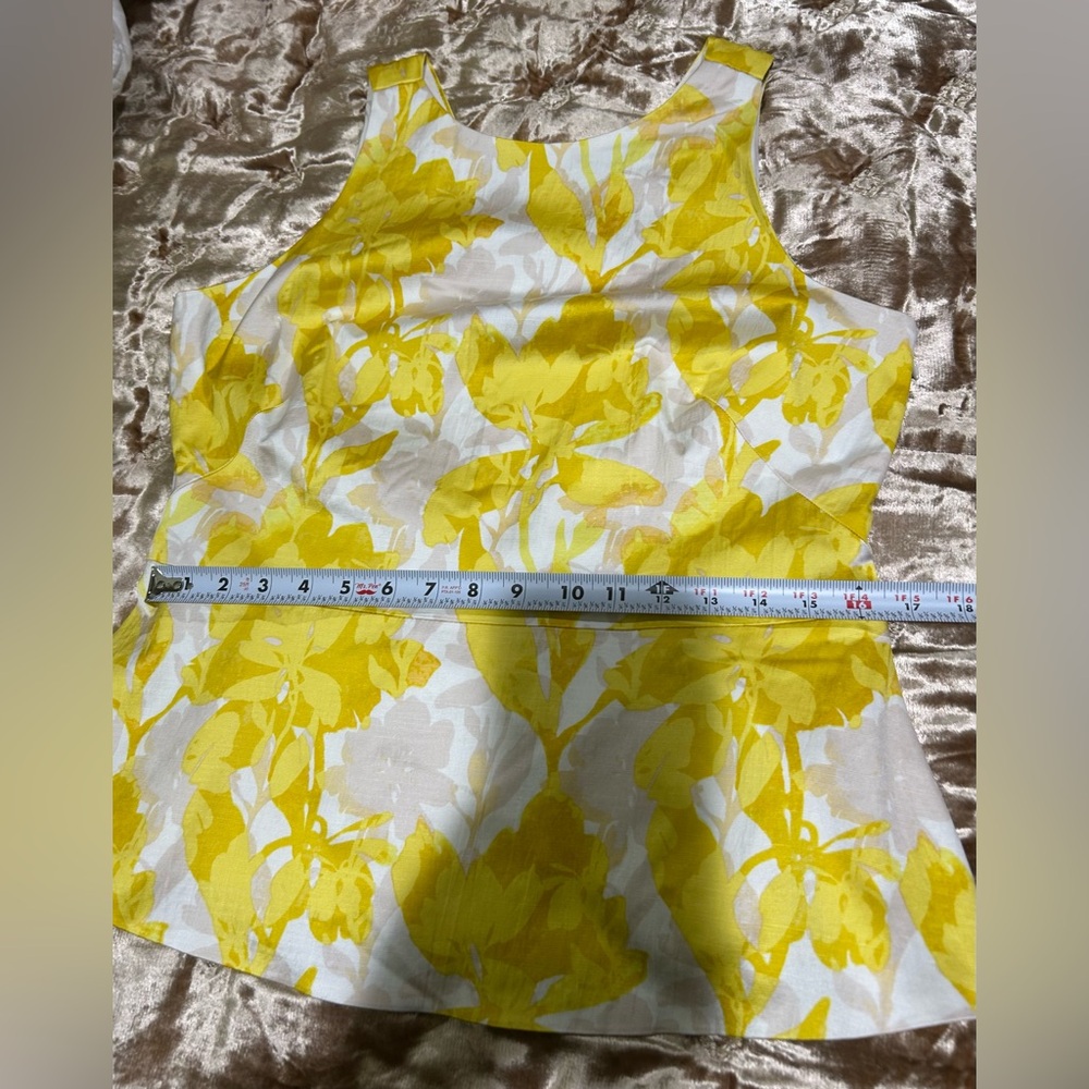 Banana Republic yellow and white peplum top. Sleeveless. Size 12 - Picture 6 of 6